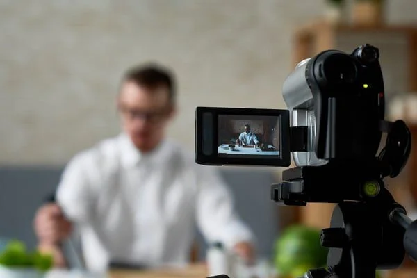 Man taking video. JConnelly blog-Create Thumb-Stopping Videos for Social Media